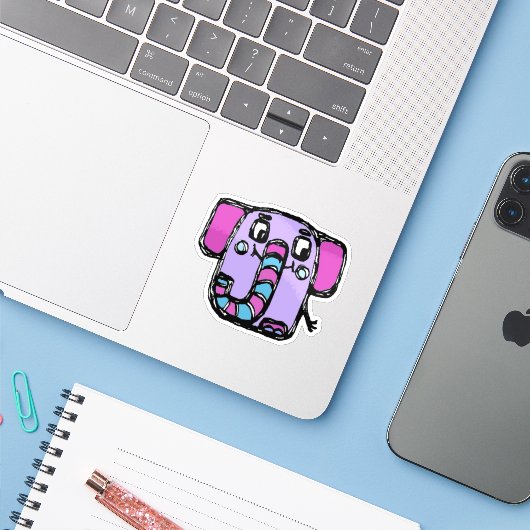 Custom-Cut Vinyl Sticker - Ely Elephant (Laptop met iPhone)