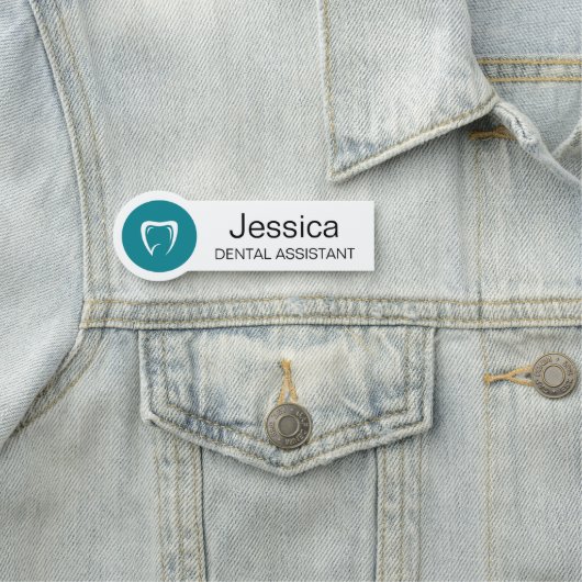 Custom Dental Assistant Name Badge Tooth Logo (En situation)