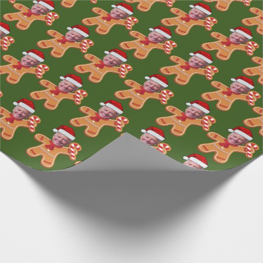 Custom Face Foto Gingerbread Funny Joe Biden Cadeaupapier (Hoek)