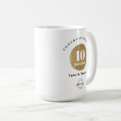 Custom Gold seal 10 years of Service Employe Award Koffiemok (Voorkant rechts)