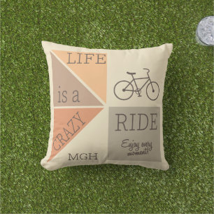 Custom Monogram Life is een Crazy Ride Buitenkussen
