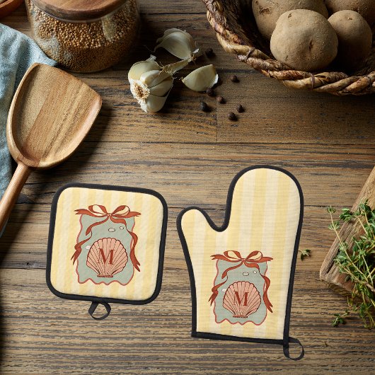 Custom Monogram Retro Coastal Seashell Ovenwant & Pannenlap Set