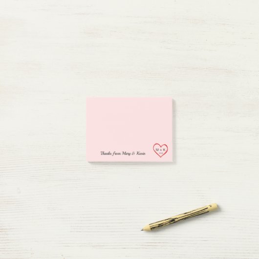 Custom Monogram Rood Hart Roze Bruiloft Paar Post-it® Notes (Op bureau)