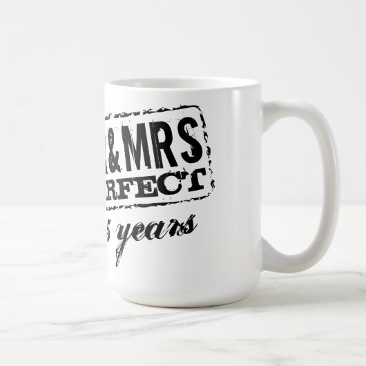 Custom Mr. en Mrs. bruiloft jubileum koffiemok (Rechts)