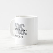Custom Mr & Mrs Mug Gift for Couples & Newlyweds (Devant gauche)
