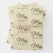 Custom Mrs. Est. Modern Elegant Script Newlywed Inpakpapier Vel (In situ)