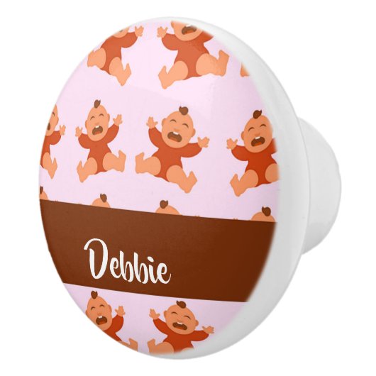 Custom name crying babies on pink keramische knop (Rechts)