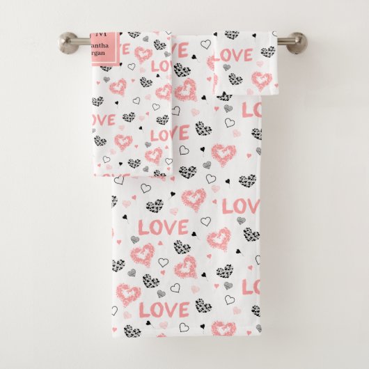 Custom Name Love Text Bath Towel Valentine Gift (En situation)