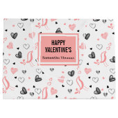 Custom Name Pink Black Hearts Simple Valentine Groot Cadeauzakje (Achterkant)