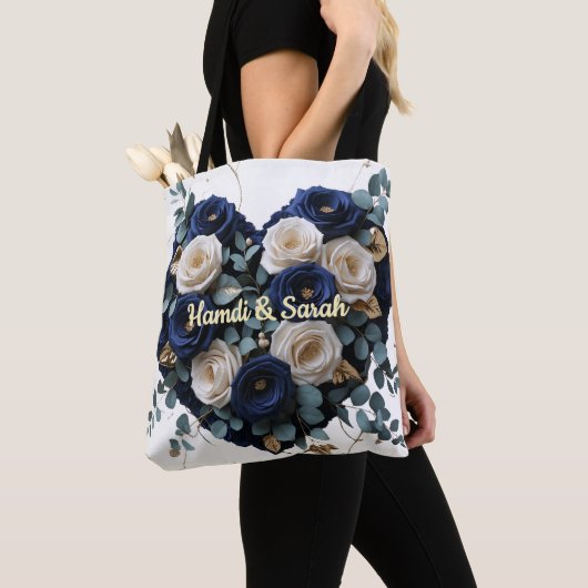 Custom Navy Gold Floral Monogram Heart Tote Bag (De près)