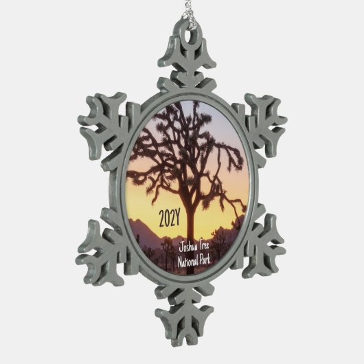 Custom Ombre Sunset Joshua Tree Tin Sneeuwvlok Ornament (Links)