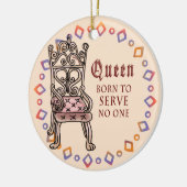 Custom Queen serveert geen ornament (Links)