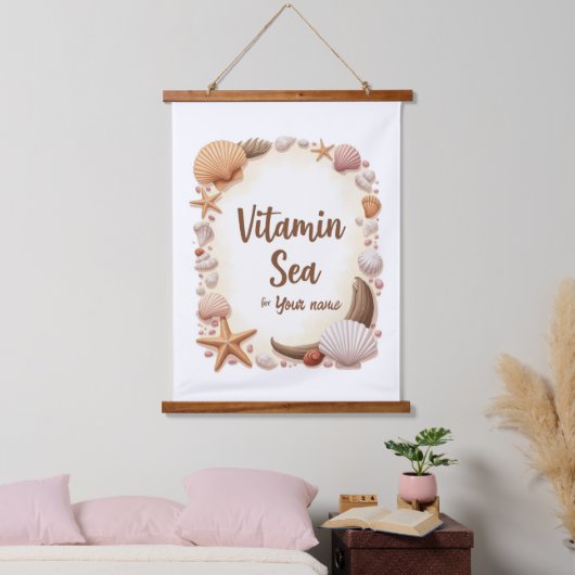 Custom “Vitamin Sea” Quote with Name Hangend Wandkleed (Slaapkamer)