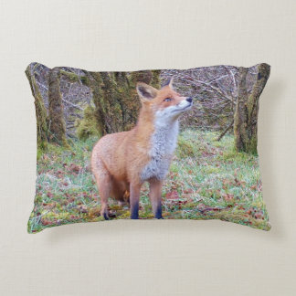 Customisable Red Fox Looking Up Cushion Accent Kussen