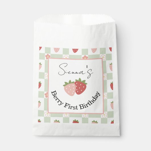 Customisable Strawberry Gingham First Birthday Bedankzakje (Voorkant)