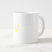 Customised letter V mug (Devant droit)
