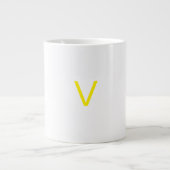 Customised letter V mug (Devant)