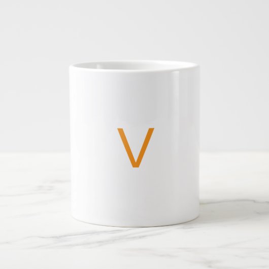 Customised letter V mug (Devant)