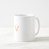 Customised letter V mug (Devant droit)