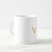 Customised letter V mug (Devant gauche)