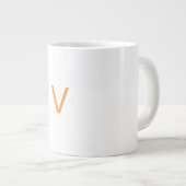 Customised letter V mug Extra Grote Beker (Voorkant rechts)