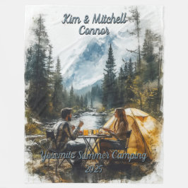 Customize Romantic Couple Mountain Stream Camping Fleece Deken