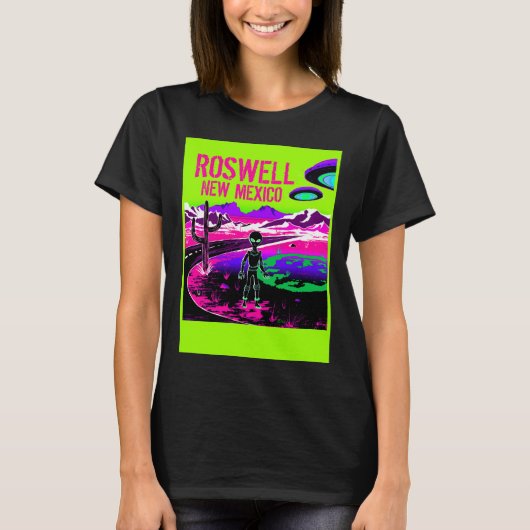 Cute Alien in Area 51 UFOs T-shirt (Voorkant)