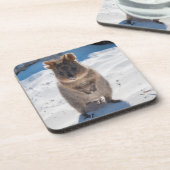 Cute and happy Quokka op het strand in Australië Bier Onderzetter (Linkerzijde)