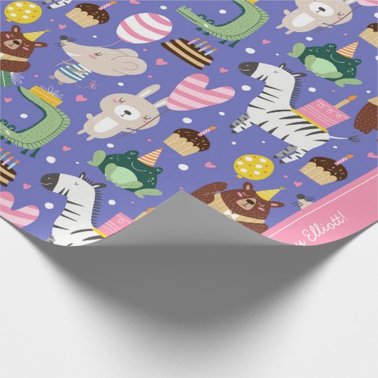 Cute Animal Pattern Happy Birthday Custom Text Cadeaupapier (Hoek)