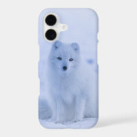 Cute Arctic Fox sur Snowy Winter Arrière - plan