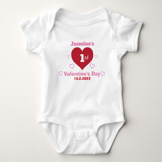 Cute Baby 1st Valentijnsdag Gepersonaliseerd Wit Romper (Voorkant)