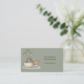 Cute Baby Alligator Cartoon Hatching uit Eggshell Visitekaartje (Staand voorkant)