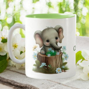 Cute Baby Elephant Blue Flowers, gepersonaliseerd Tweekleurige Koffiemok