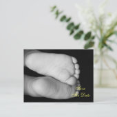 Cute Baby Feet Aankondigingskaart (Staand voorkant)