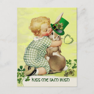 CUTE BABY HUGGING RABBIT Irish St. Patrick's Day Briefkaart