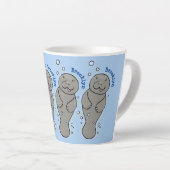 Cute baby manatee met bellenillustratie latte mok (Rechterhoek)