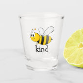 Cute Bee Kind Shot Glas (Voorkant)