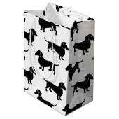 Cute Black Dachshund Pattern Medium Cadeauzakje (Achterkant Gekanteld)