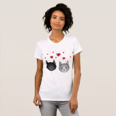 Cute Black en Grey Cats, met hart. T-shirt (Voorkant volledig)