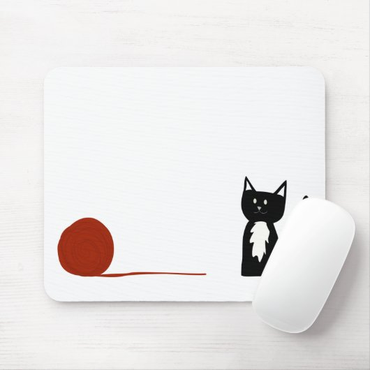 Cute Black en White Tuxedo Cat met Yarn Muismat (Met muis)