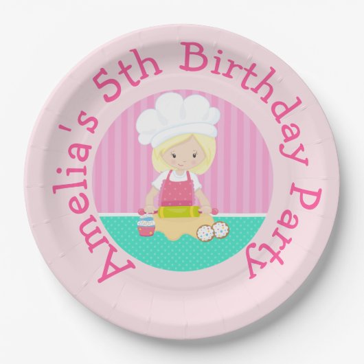 Cute Blonde Hair Girl Baking Birthday Party Papieren Bordje (Voorkant)