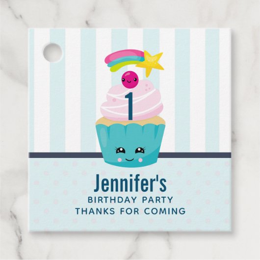 Cute Blue Cupcake met Kawaii Face Birthday Bedankt Bedankjes Labels (Voorkant)