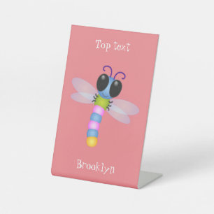 Cute blue en roze dragonfly cartoon illustratie reclamebord met voetstuk