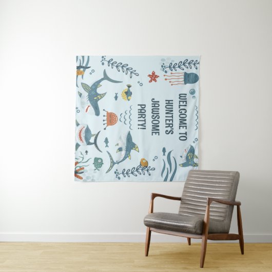 Cute Blue Kind Shark Birthday Welcome Tapestry Wandkleed (In Situ (horizontaal))