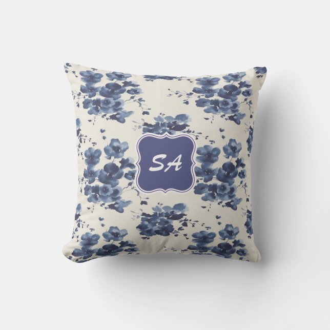 Cute Blue & White Floral Design Coussin monogramme (Recto)