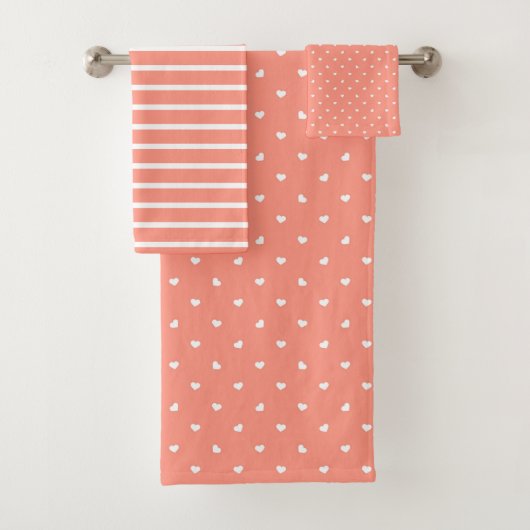 Cute Blush Roze & White Polka Dot Heart Pattern Bad Handdoek (Insitu)