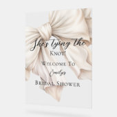 Cute Bow She's Tying the Knot Fête des mariées (Angle)