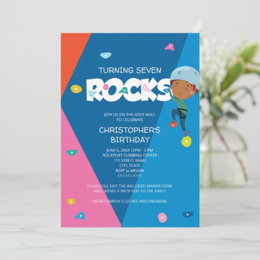 Cute Boy Rock Escalade Invitation d'anniversaire (Debout devant)