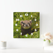 Cute Brown Ferret in de Grass Vierkante Klok (Huis)