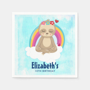 Cute Brown Sloth Mediting op een Cloud Birthday Servet